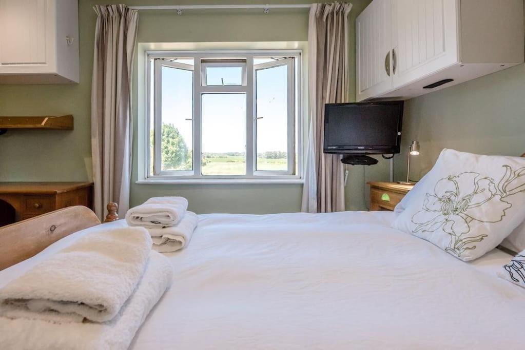 Number 27, Alderton Villa Woodbridge Dış mekan fotoğraf